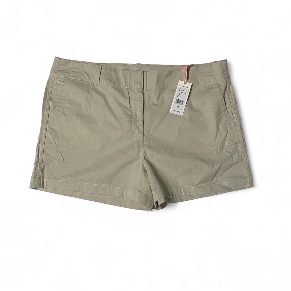 Tan Vineyard Vines shorts
